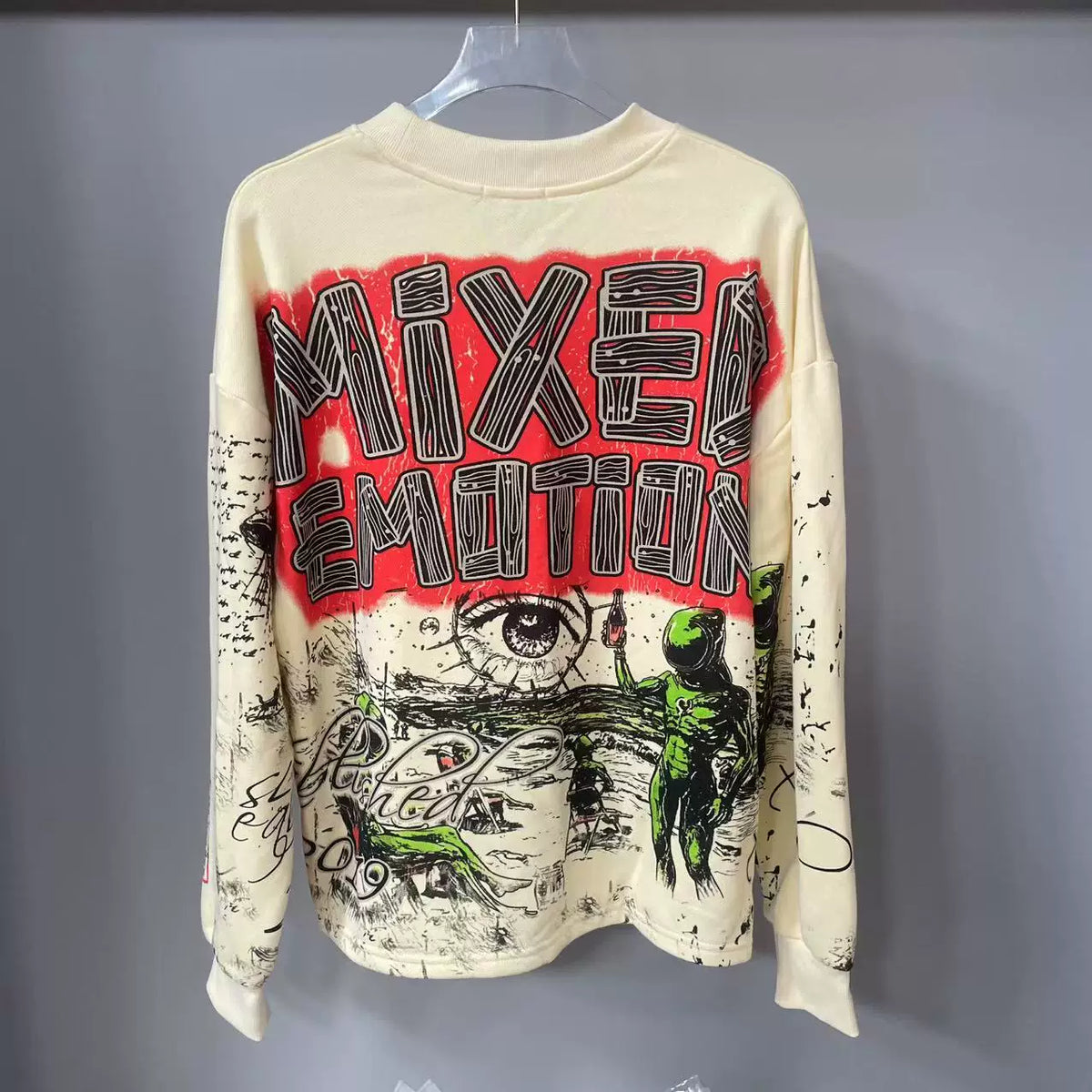 Mixed EMOTION Retro Art Club Graphic Crewneck Sweatshirt